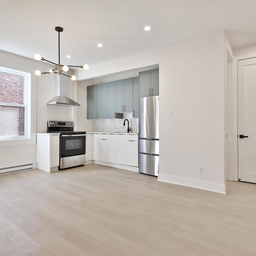 1 Bedroom Unit - 4188 Boulevard Décarie, Montréal - Photo 1