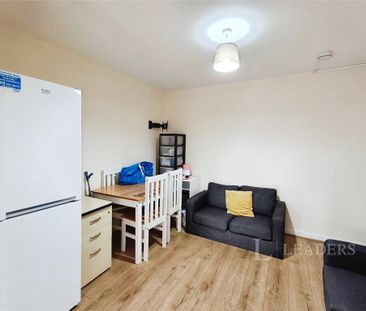 House to rent - Photo 3