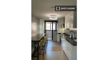 4 room luxury Apartment for rent in Madrid, Spain - Photo 4