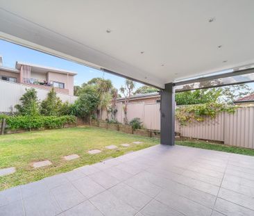 Spacious Home - Photo 4