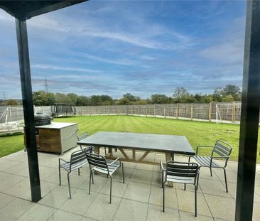 5 bedroom detached house to rent - Photo 1