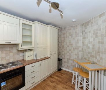 64 Forest Grove, Belfast, BT8 6AR - Photo 2