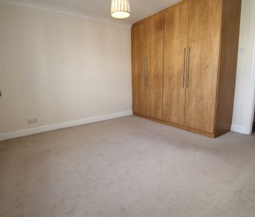 2 bed Terraced for rent - Photo 3