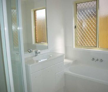 25 Kelsey Circuit, Nerang QLD 4211 - House For Rent | Domain - Photo 2