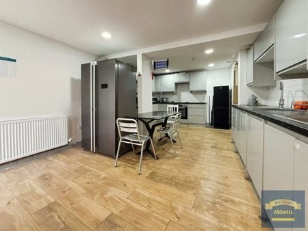 High Street, Colchester - Photo 2