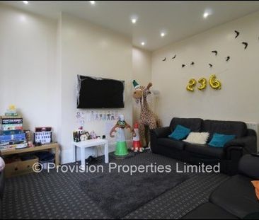 10 Bedroom Student Houses Headingley Leeds - Photo 3