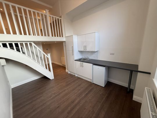 Studio Flat, Friern Barnet Road, N11 - Photo 1