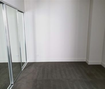 Unfurnished 1 Bedroom Apartment - walk to schools, bars/cafes, publ... - Photo 1