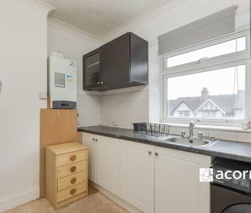 Studio Flat to rent - Burch Road, Gravesend, DA11 - Photo 5