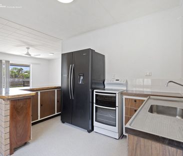 Coastal Charm - Original Beach Cottage in Prime Cabarita Beach Loca... - Photo 3