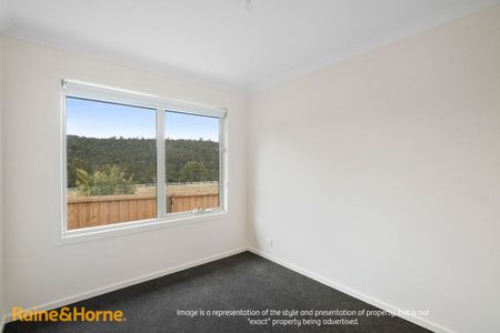 Superb sunny living! - Photo 5