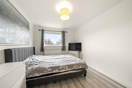 3 bedroom flat to rent - Photo 3