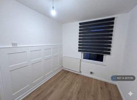 4 bedroom terraced house to rent - Photo 3