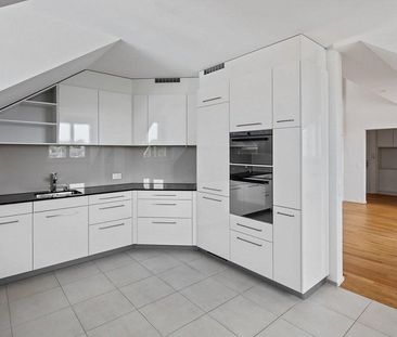 Top moderne Dachwohnung mit Galeriezimmer - Im Herzen von Flawil - Photo 3