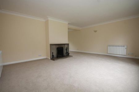 4 bedroom detached house to rent - Photo 2