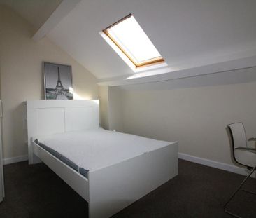 1 bedroom in a flat share to rent - Photo 5