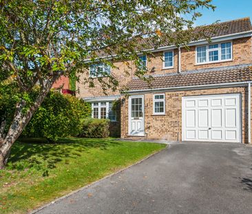 4 bedroom house to rent Biddel Springs, Highworth, Swindon, SN6 - Photo 6