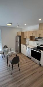 Neuf 5 1/2, électros et internet inclus! 6180 Vanier - Photo 3