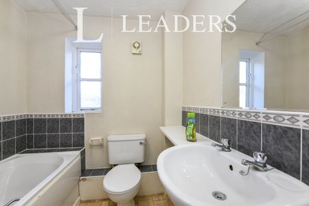 2 bedroom house to rent Challinor, Harlow, CM17 - Photo 5