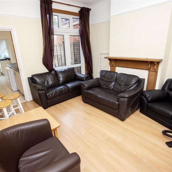 6 bedroom house to rent - Photo 1