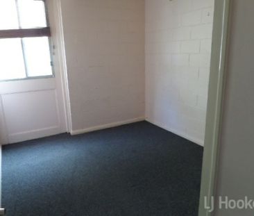 Single Level 2 Bedroom Unit - Photo 4