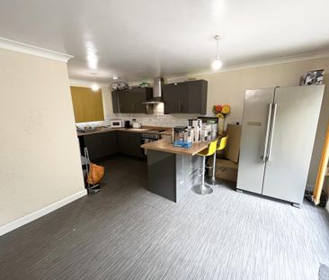 1 bedroom in a house share to rent - Photo 5