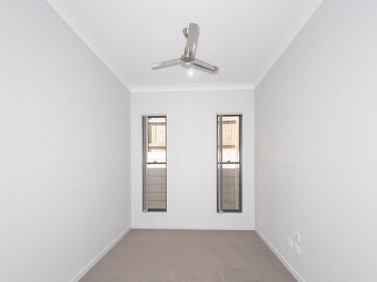 21 Aurora Street, Spring Mountain - Photo 1