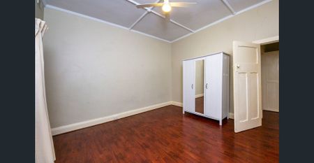 Character Bungalow Living – Between the City & the Coast Please apply through realestate.com - Photo 2