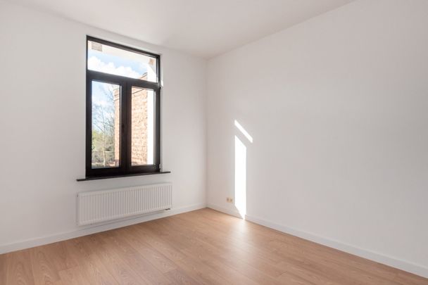 Volledig vernieuwde woning met 2 ruime slaapkamers! - Foto 1