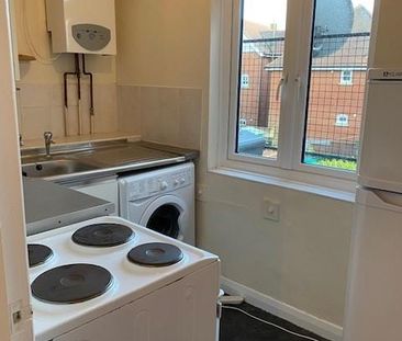 Studio to rent - Photo 3