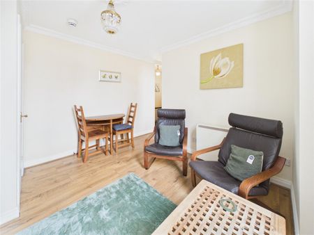 1 bedroom Duplex to rent - Photo 3