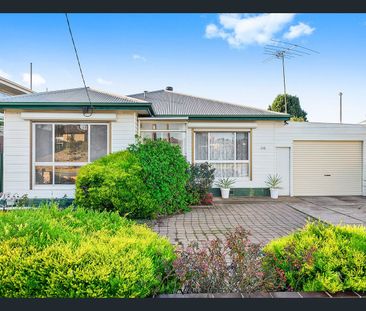 Conveniently located Family Home with Spacious Backyard! - Photo 5