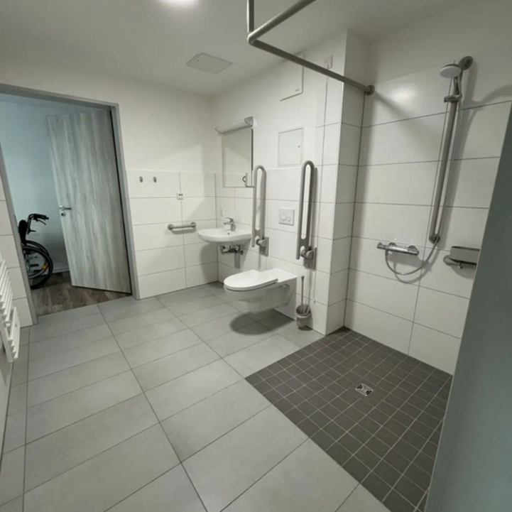 Seniorengerechtes Einzelzimmer in Pflegegemeinschaft ca. 20 m² - Photo 1