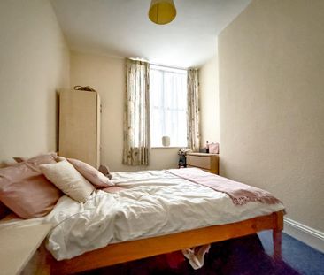 5 bedroom terraced house to rent - Photo 4