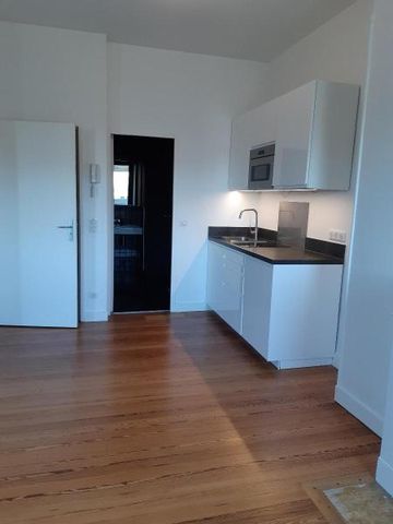 Location Appartement 1 pièce 38m² BORDEAUX 33000 - Photo 2