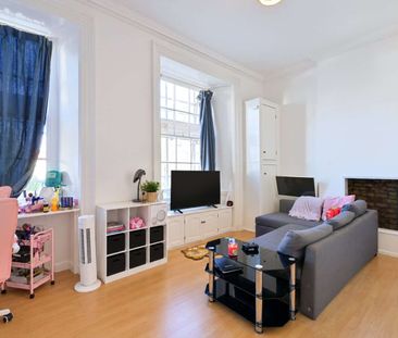 Spacious Studio Apartment in the Heart of Clifton - Photo 1