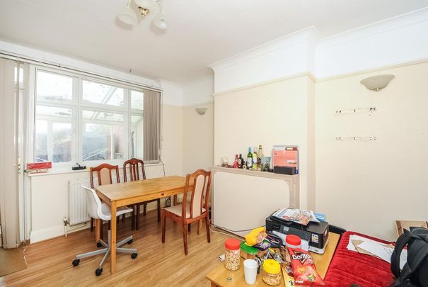 3 bedroom semi-detached house to rent - Photo 1