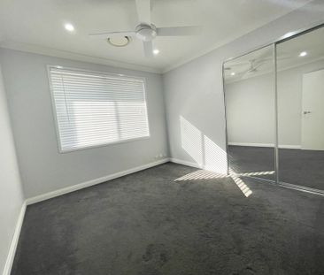 Comfortable Family Living! - Photo 6