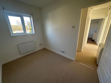 2 bedroom semi-detached bungalow to rent - Photo 5