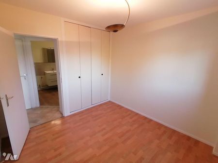 Rennes Poterie - Rue Pierre Roy- Appartement T2 A LOUER, au premier étage d'une résidence au ca... - Photo 3