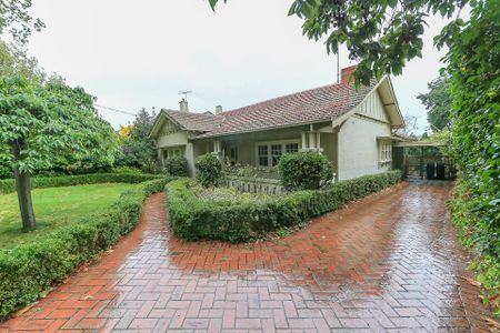 The ultimate in family living with a pool - Photo 5