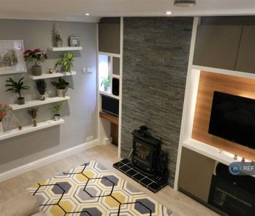 2 bedroom maisonette to rent - Photo 2