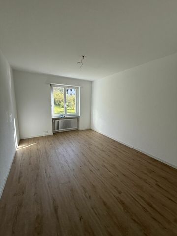 Ru­hi­ge 4.5-Zim­mer­woh­nung für Ein­zel­per­son / Paa­re - Photo 3