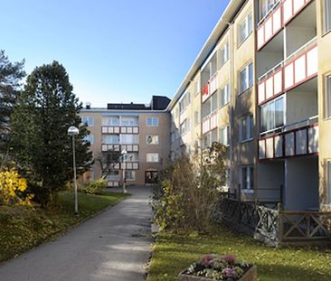 Kullstigen 1, Skogås - Photo 1