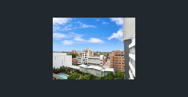 Resort style living - modern apartment - Photo 1