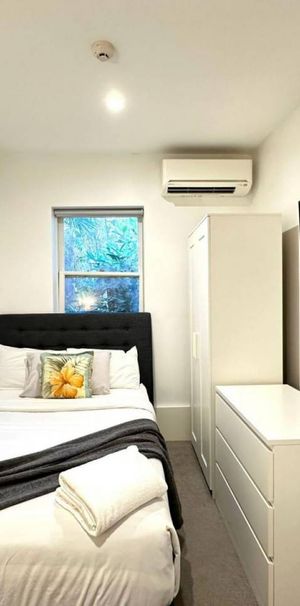 Private Room Walk to North Sydney Station and Greenwood Plaza in 8 Min - Photo 1