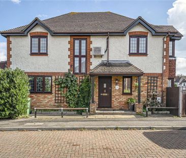 4 bedroom detached house to rent - Photo 2