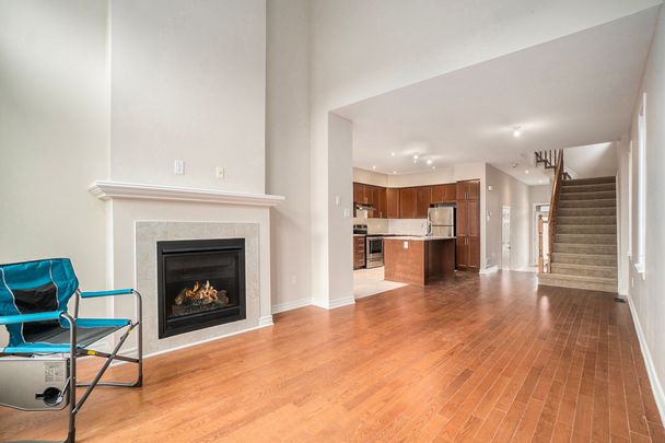 For Lease - 260 Dolce Crescent, Blossom Park - Airport and Area, Ontario - Photo 1