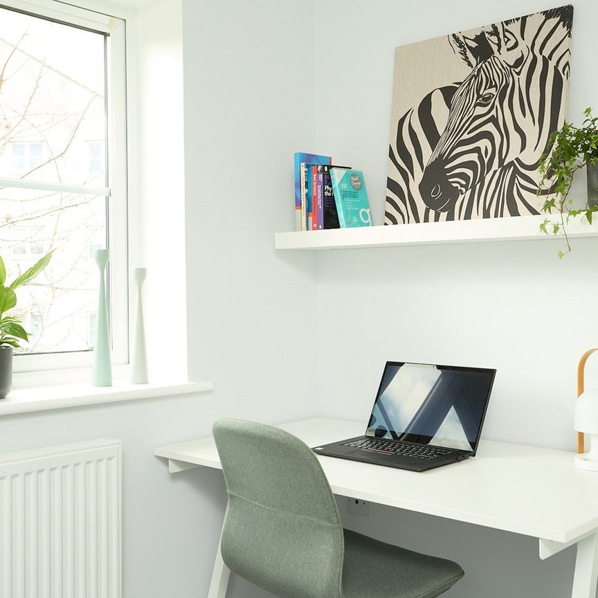 5 Bed Semi-Detached House, College Way, BS34 - Photo 1