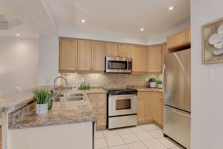 For Lease - 206 Roxton Road, Oakville, Ontario - Photo 4